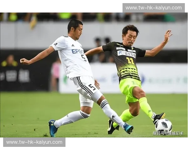 绿茵之巅的交锋：东京绿茵与长崎航海，谁是最终的梦想航行者？